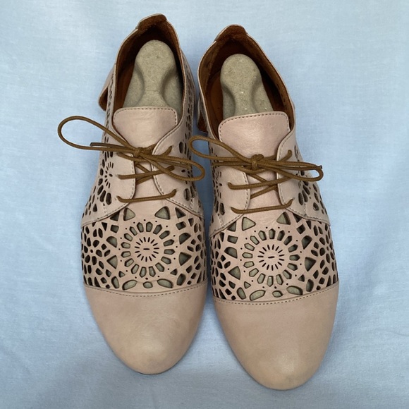 Spring Step Shoes - Spring Step Theone derby oxford leather cutout lace up soft blush SIZE 8